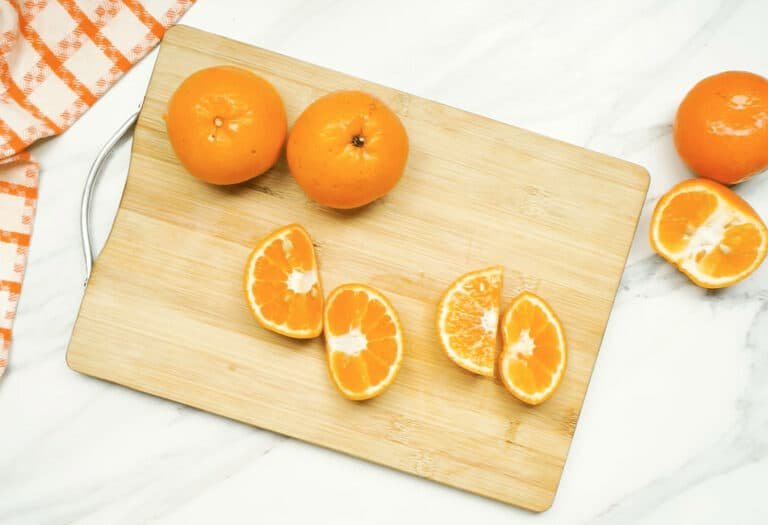 Slice Oranges for Freezing